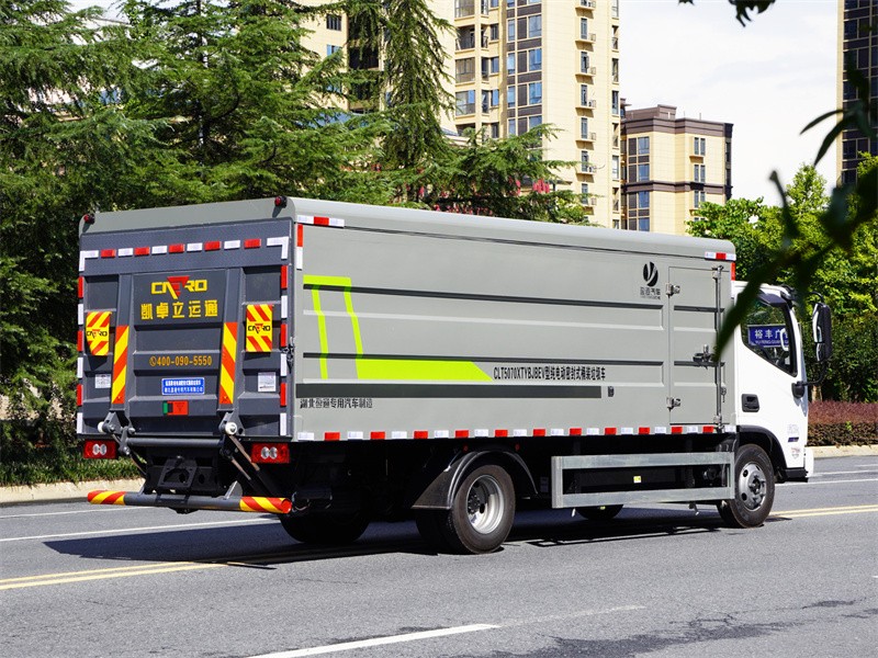 CLT5070XTYBJBEV型电动密封式桶装垃圾车 欧马可智蓝