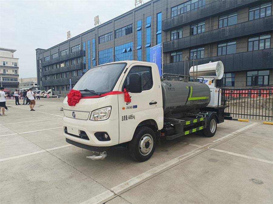 福田纯电动小型洒水车-福田新能源3吨洒水车