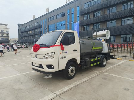 福田纯电动小型洒水车-福田新能源3吨洒水车