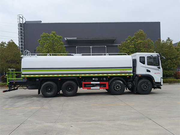 东风华神前四后八25-30方/吨绿化喷洒车