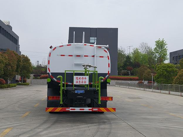 东风华神前四后八25-30方/吨绿化喷洒车