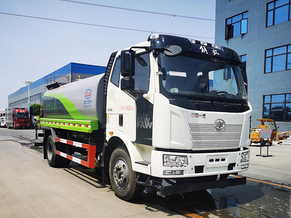 解放系列14.26方绿化喷洒车