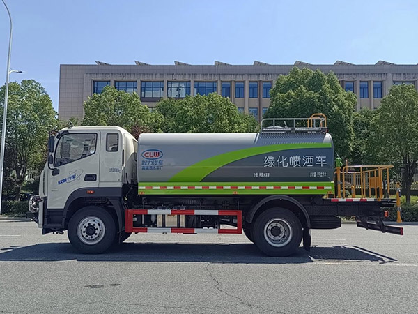 福田欧曼13方绿化喷洒车