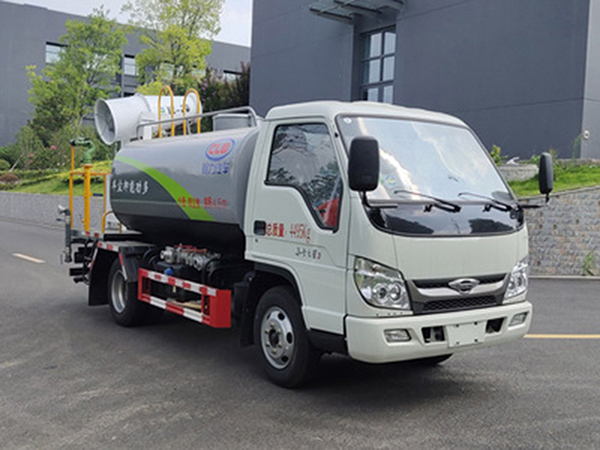 福田小卡蓝牌 4.5方多功能抑尘车