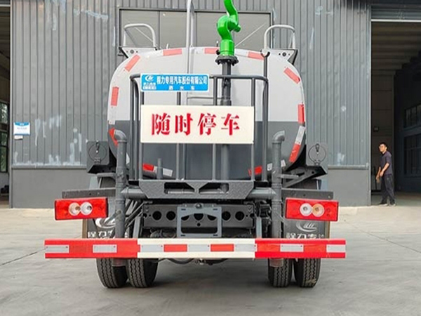 福田5方绿化喷洒车