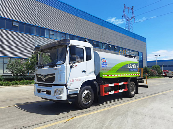 东风福瑞卡F9系列12.32方绿化喷洒车