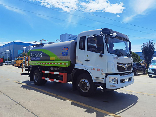 东风福瑞卡F9系列12.32方绿化喷洒车