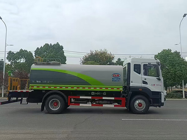 新款D9系列12-15方绿化喷洒车