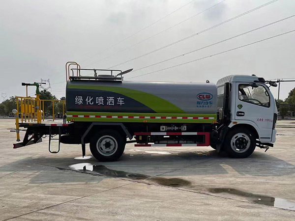 东风D7.F7系列9.28方绿化喷洒车