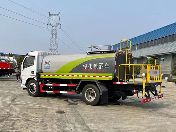 东风D7.F7系列9.28方绿化喷洒车