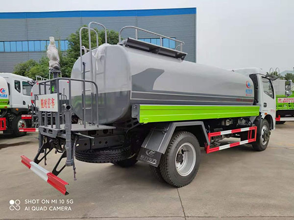 东风D7.F7系列9.28方洒水车