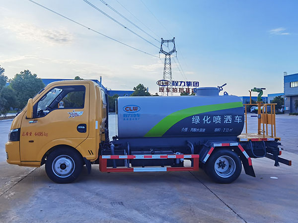 东风途逸蓝牌3方洒水车