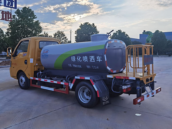 东风途逸蓝牌3方洒水车