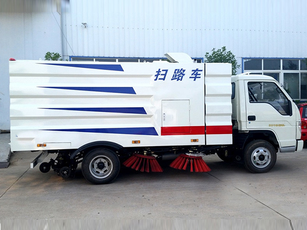 不上牌0.8方水 2方尘福田小卡扫路车