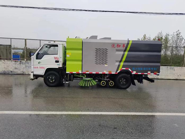 江铃洗扫车