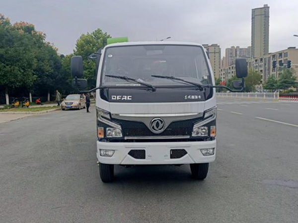 东风小多利卡后置吸尘车