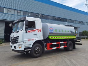 东风专底系列11.9方绿化喷洒车