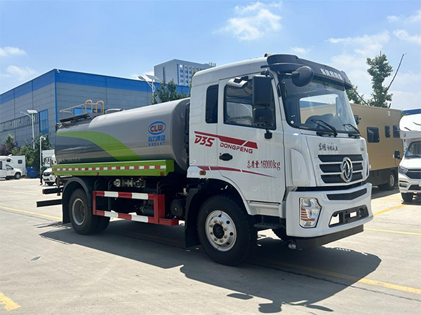 东风专底系列12.3方洒水车