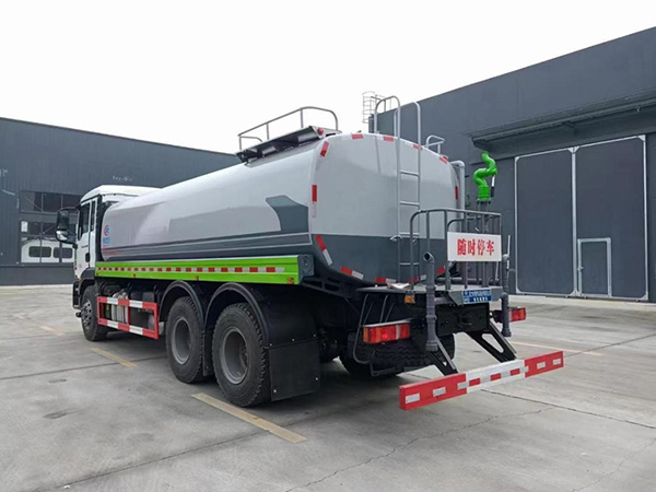 重汽汕德卡后双桥系列20-25方/吨绿化喷洒车