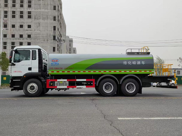 重汽汕德卡后双桥20-25方/吨绿化喷洒车