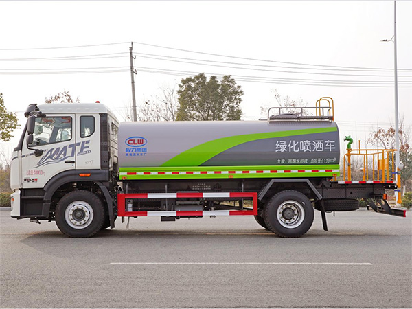 重汽NX系列13.6方绿化喷洒车