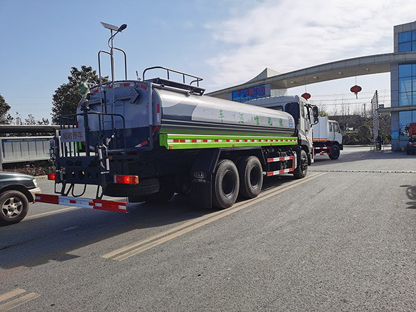 东风天龙后双桥20-25方/吨绿化喷洒车