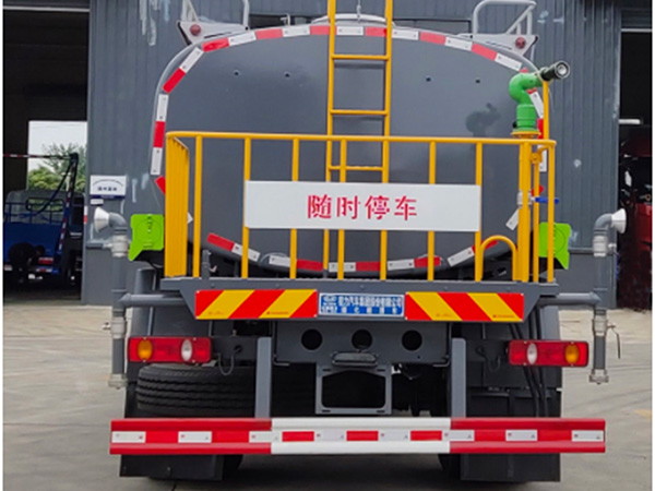 东风天锦系列15方洒水车