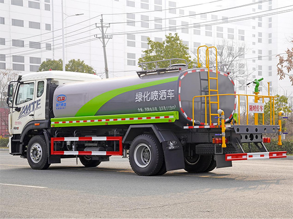 陕汽德龙L5000系列16方洒水车