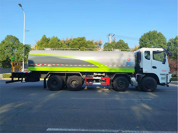 东风锦程前四后八25-30方/吨绿化喷洒车