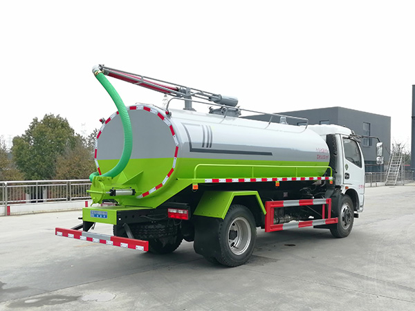 东风大多利卡吸粪车