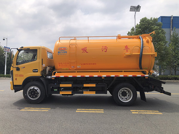 东风多利卡重载10方吸污车