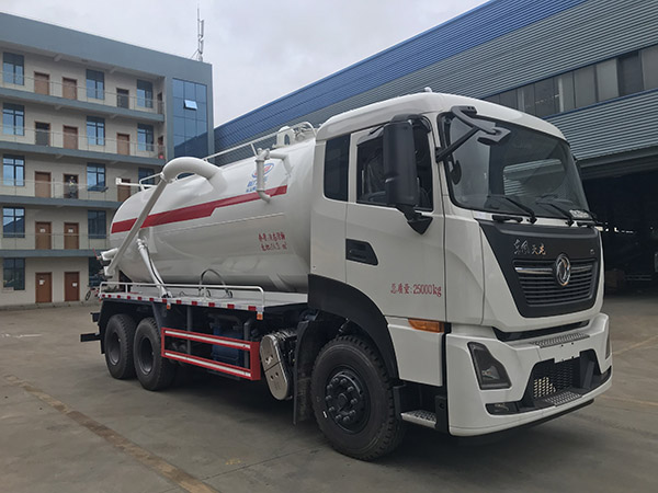 东风天龙吸污车