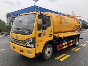 东风大多利卡吸污车