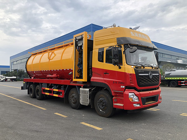 东风天龙前四后八清洗吸污车