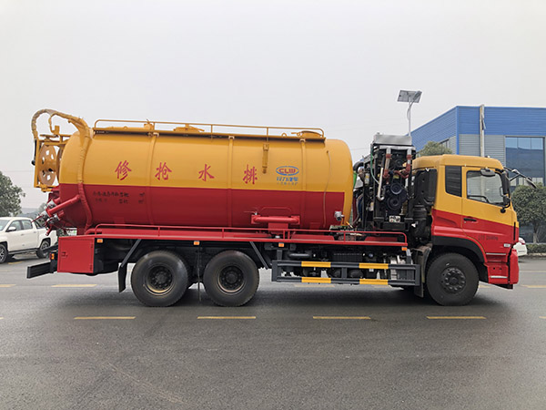 东风天龙后双桥清洗吸污车