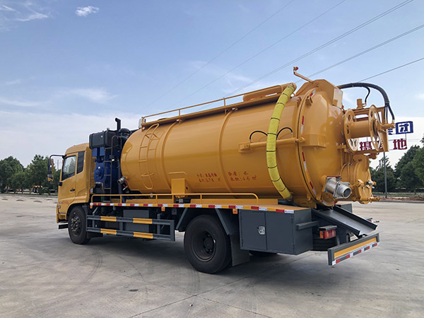 东风天锦带副发清洗吸污车