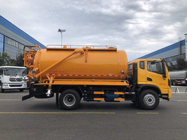 东风华神一体罐清洗吸污车