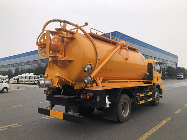 豪曼一体罐清洗吸污车