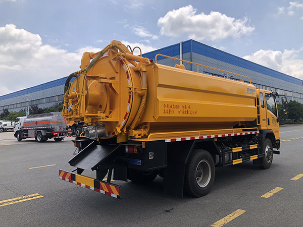 豪曼分体罐清洗吸污车