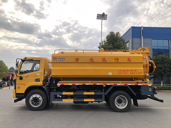 东风多利卡12.7清洗吸污车