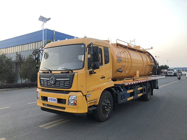 东风天锦一体罐清洗吸污车